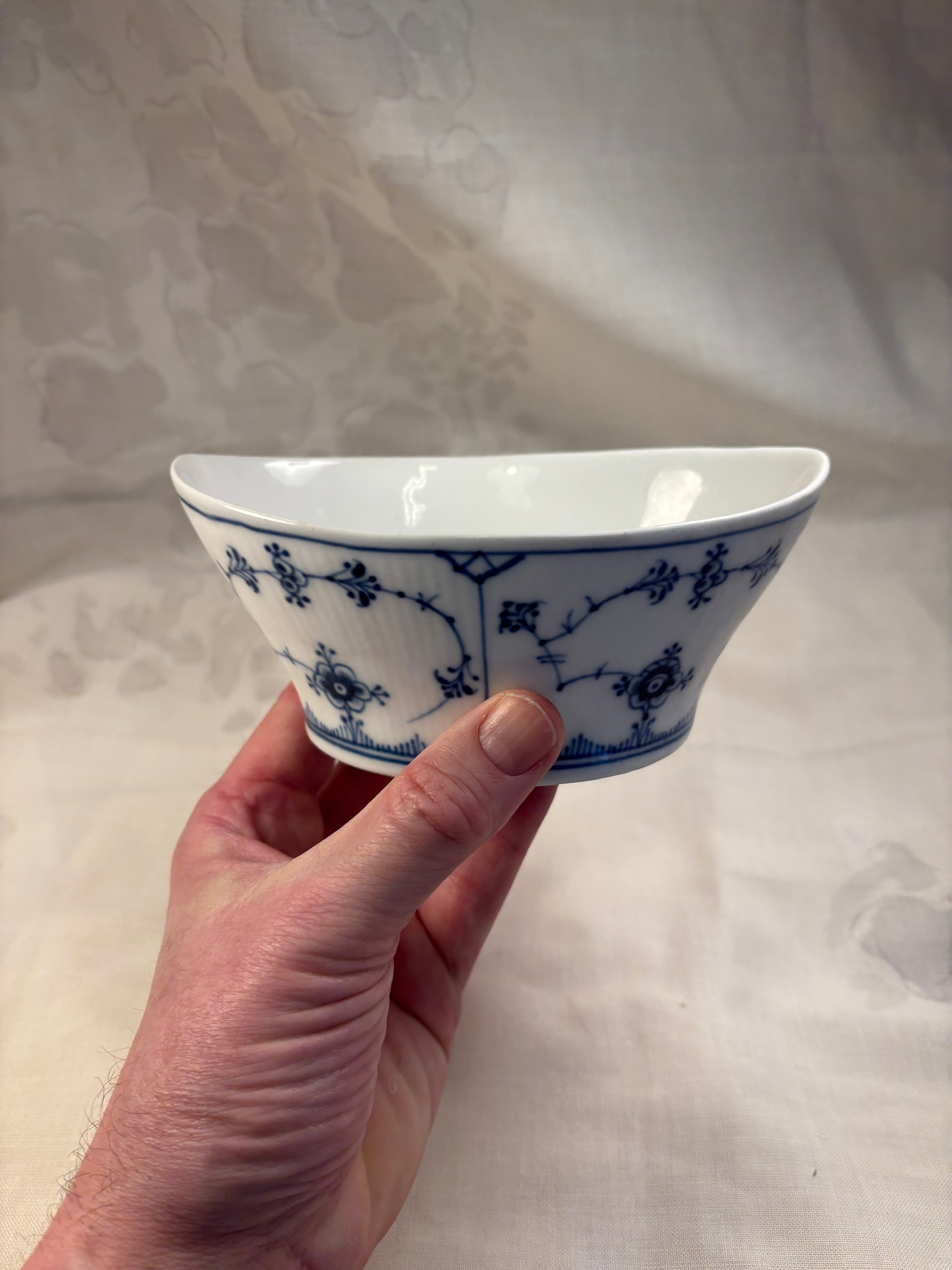 Kongeligt porcelænsfad