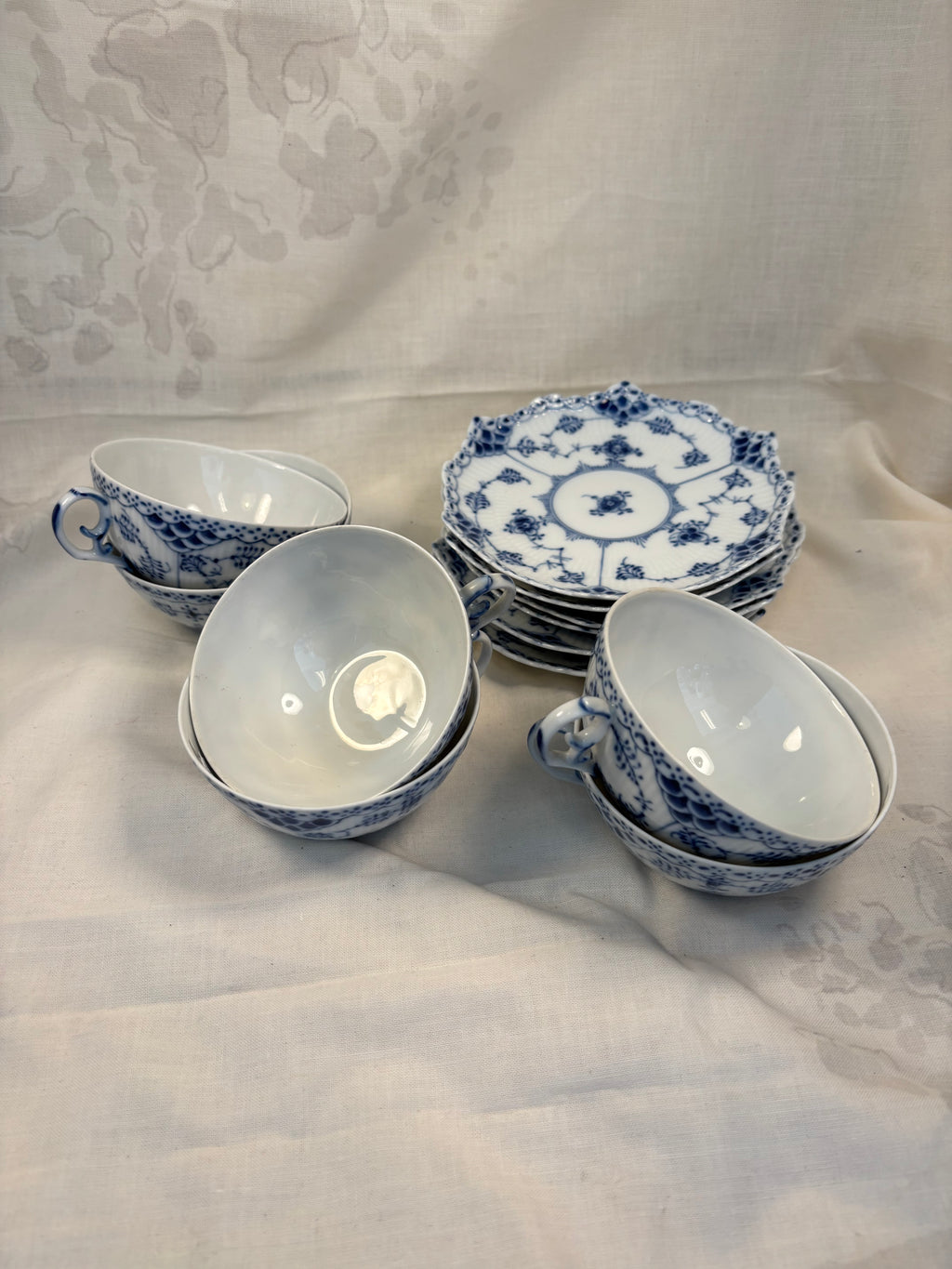 6 Tekopper og underkopper musselmalet Royal Copenhagen Helblonde