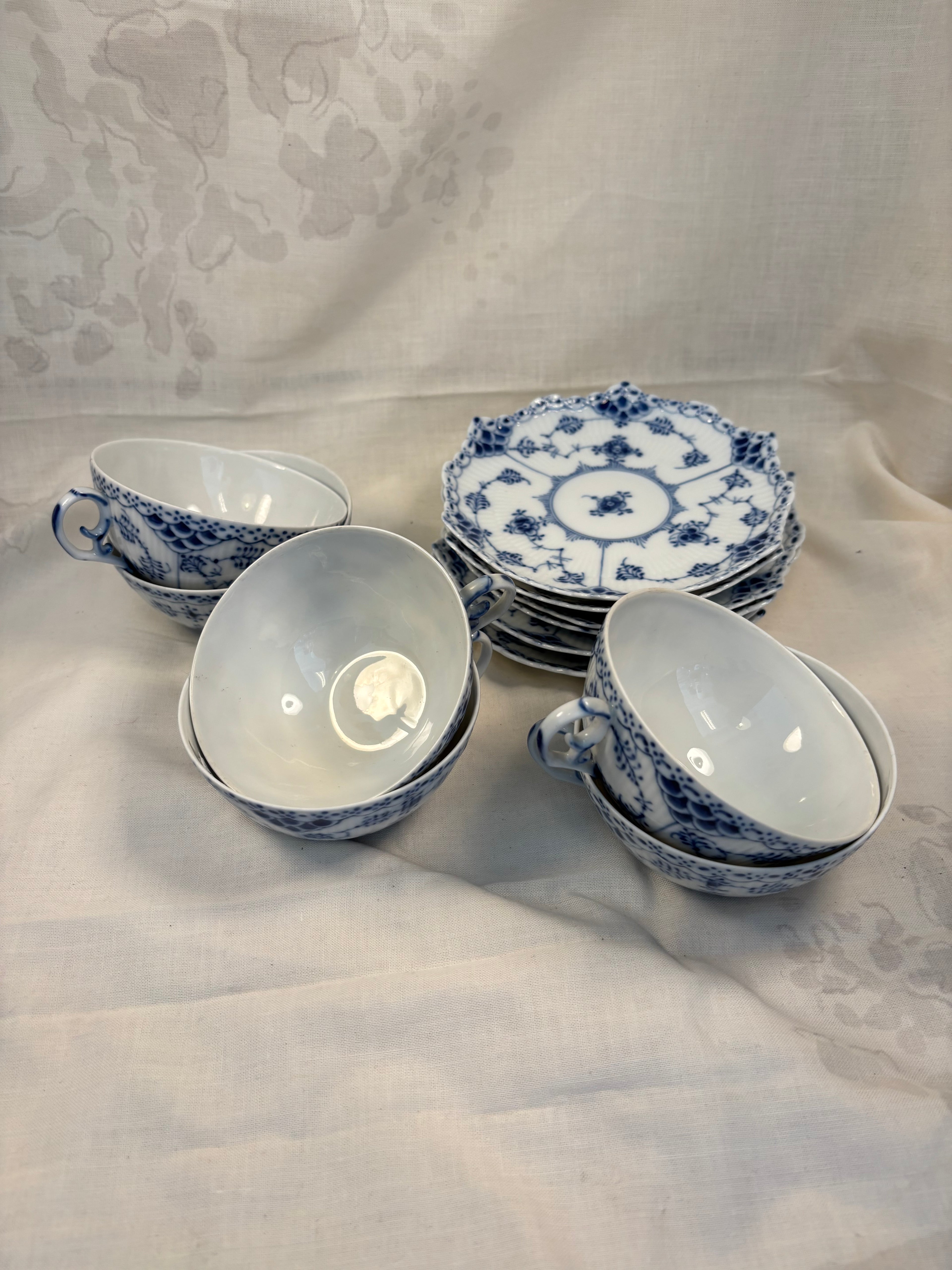 6 Tekopper og underkopper musselmalet Royal Copenhagen Helblonde