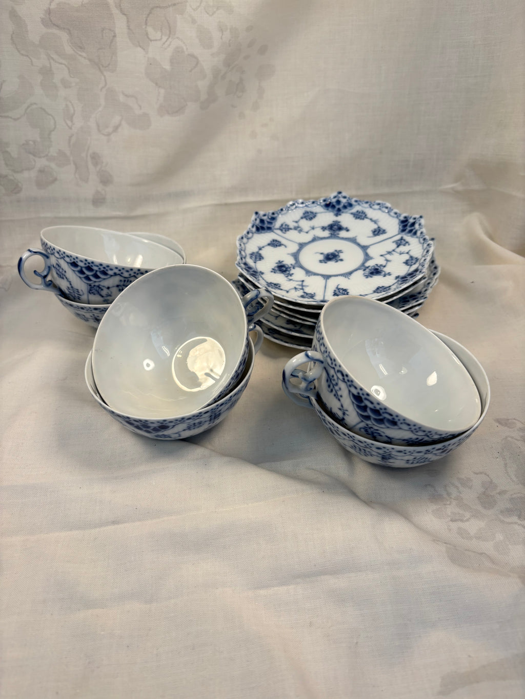 6 Tekopper og underkopper musselmalet Royal Copenhagen Helblonde