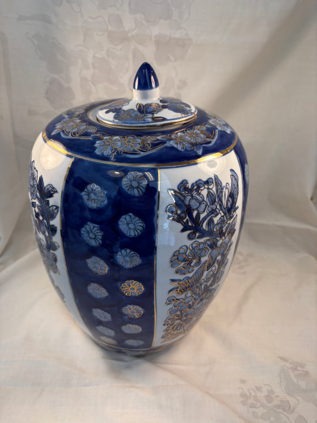 Kinesisk porcelænslågkrukke