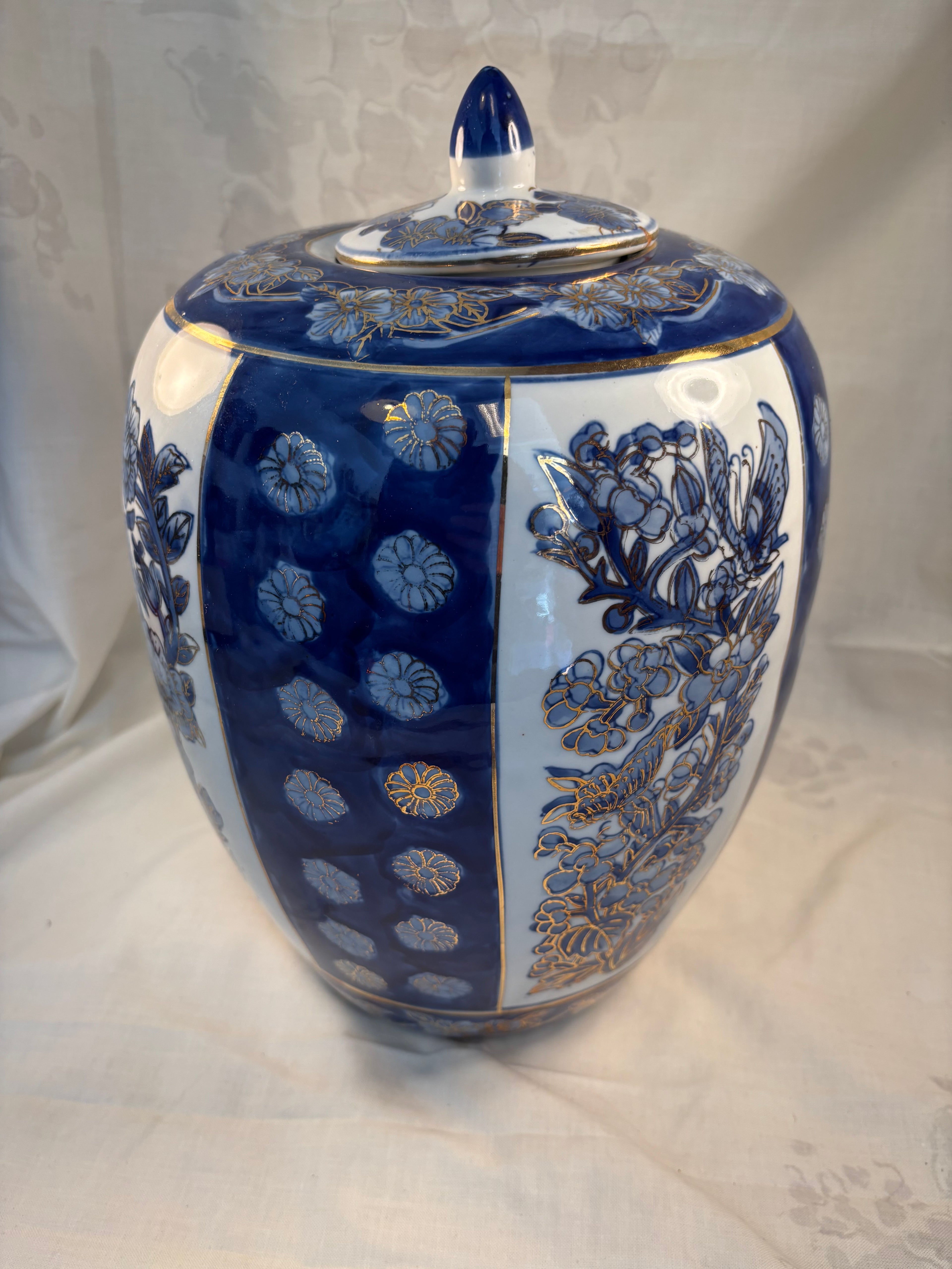Kinesisk porcelænslågkrukke