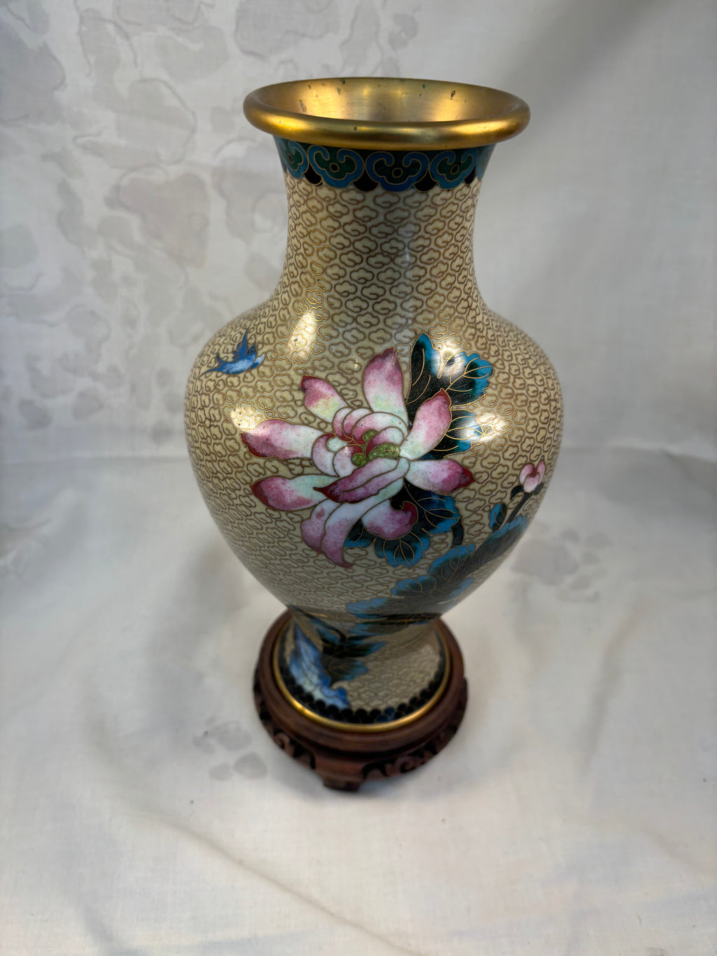 Kinesisk cloisonné vase med blomster