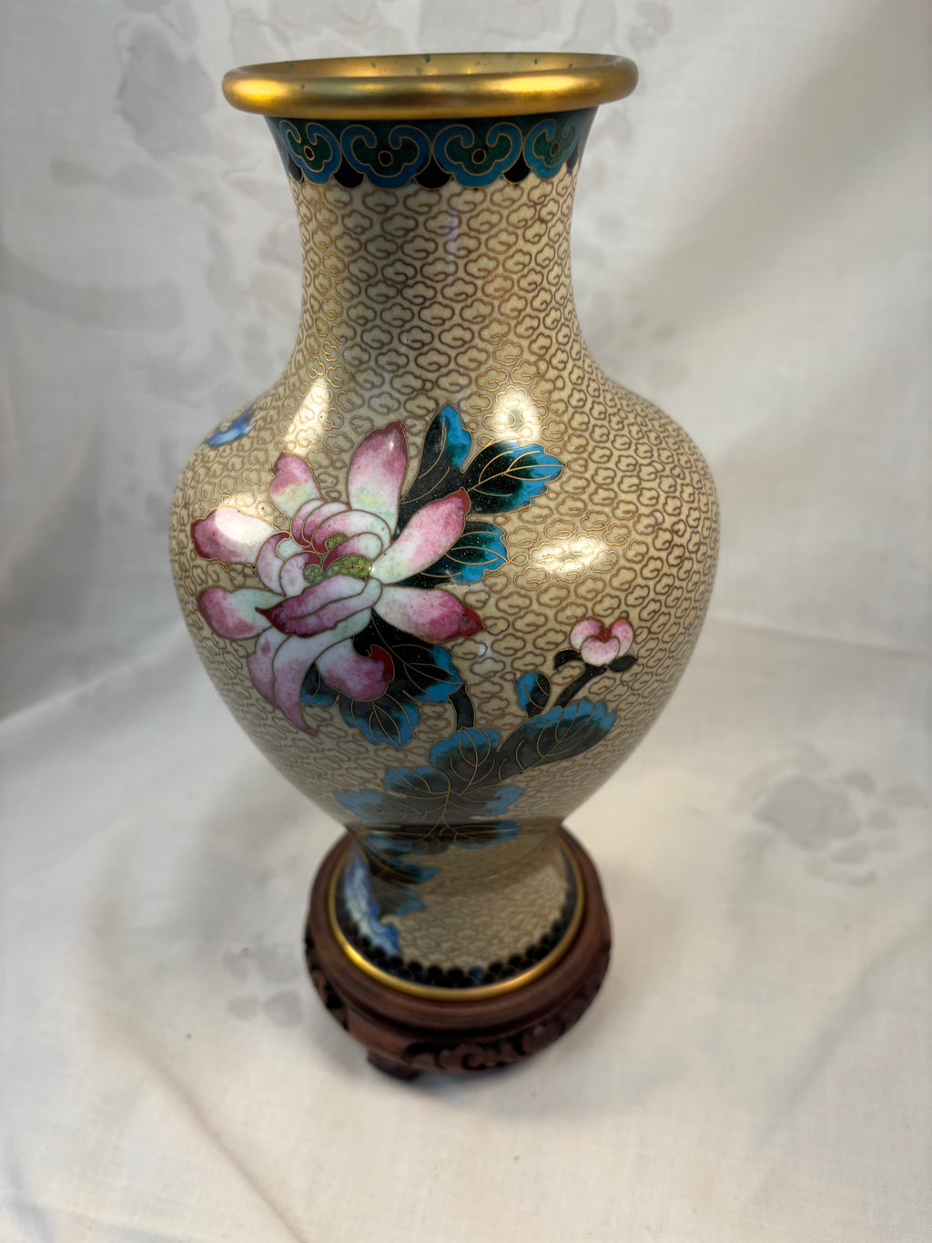 Kinesisk cloisonné vase med blomster