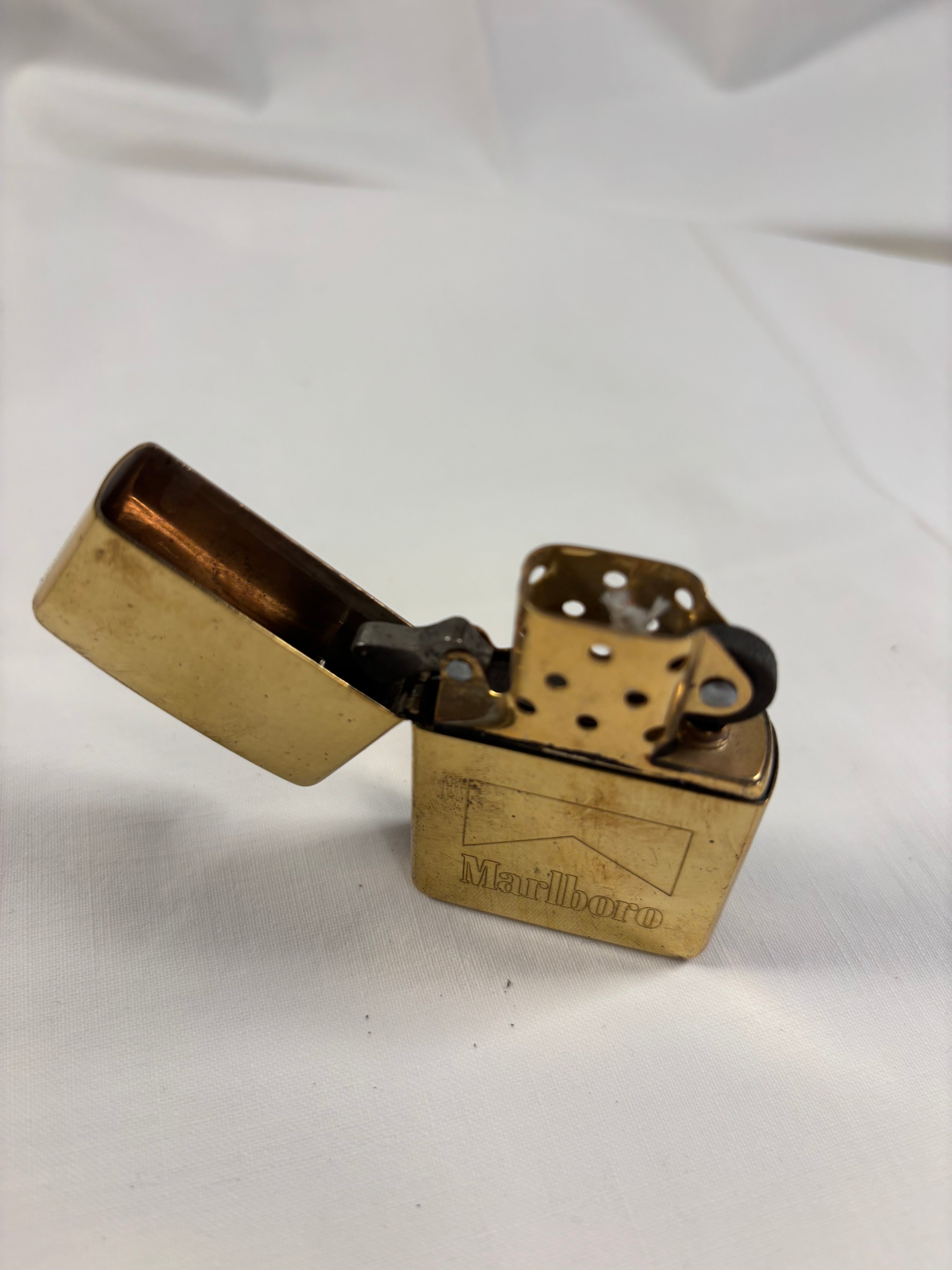 Zippo lighter med Marlboro motiv