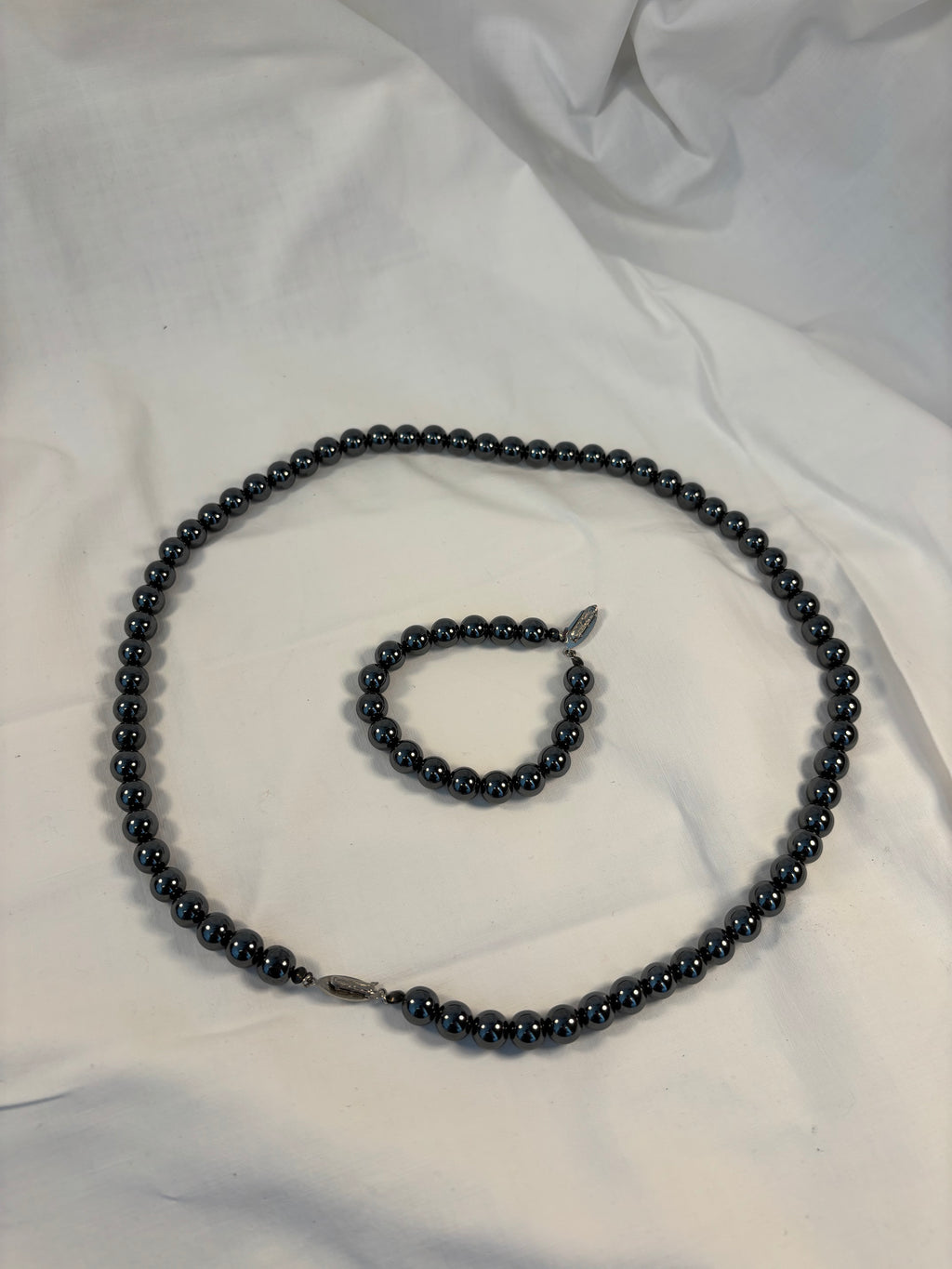 Kæde og armbånd af blodsten
