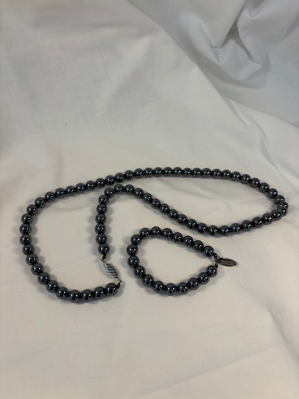 Kæde og armbånd af blodsten