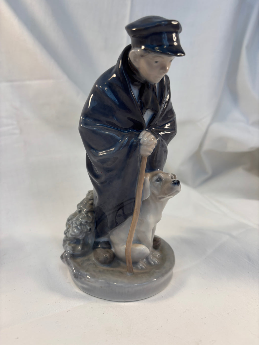Porcelænsfigur Hyrde med hund fra Royal Copenhagen