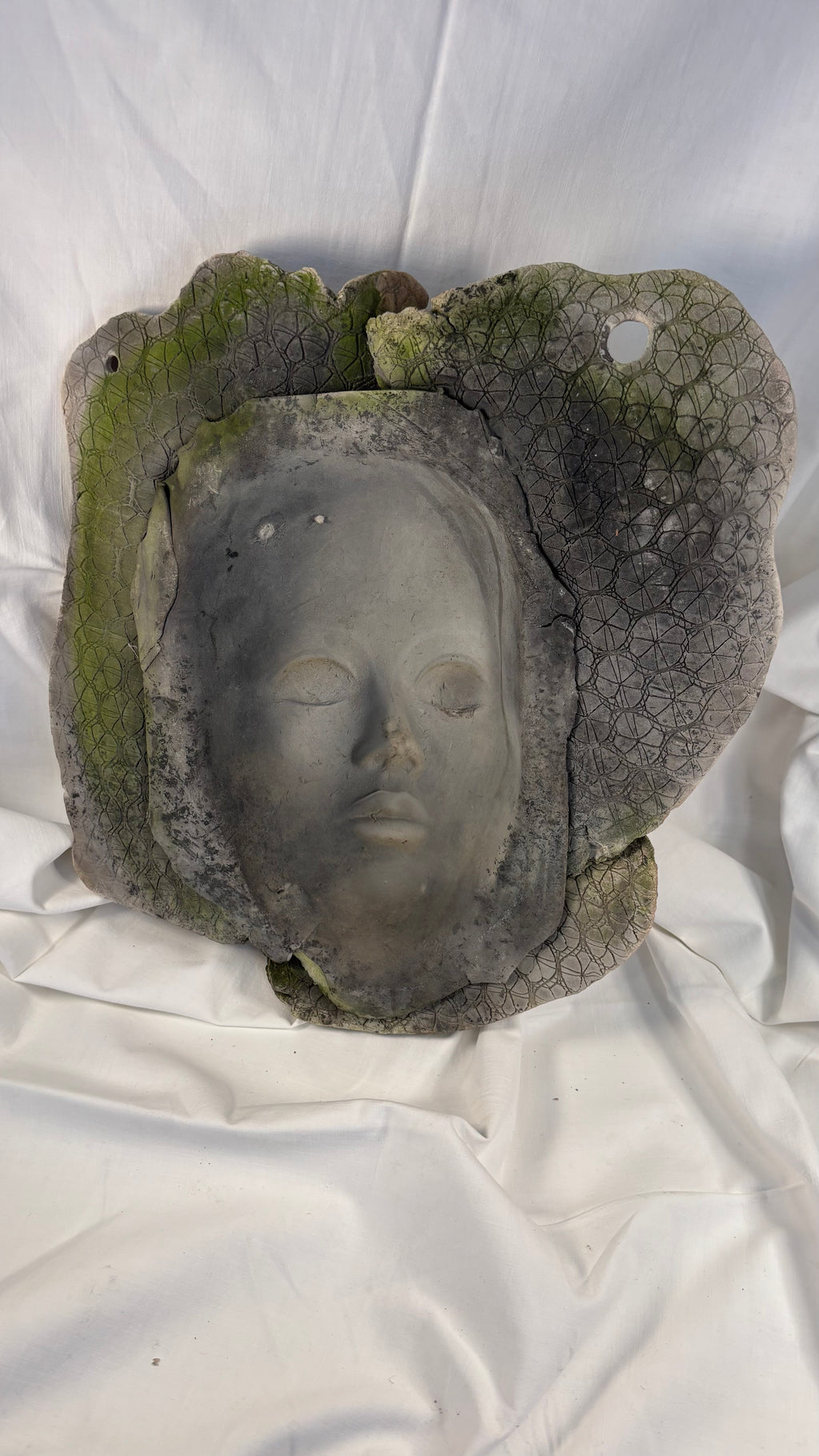 Keramisk relief maske