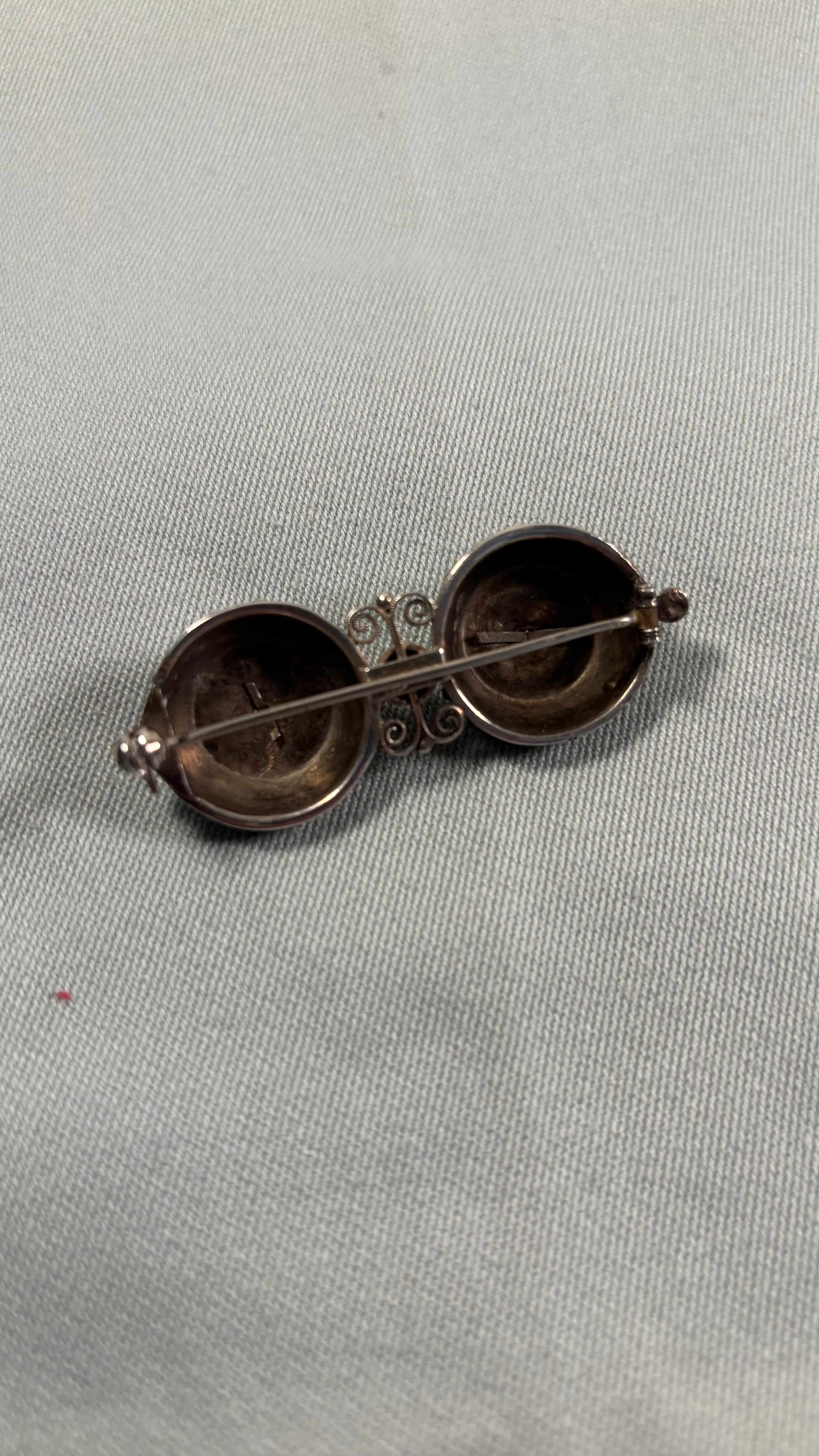 En blomsterbroche i edwardiansk stil
