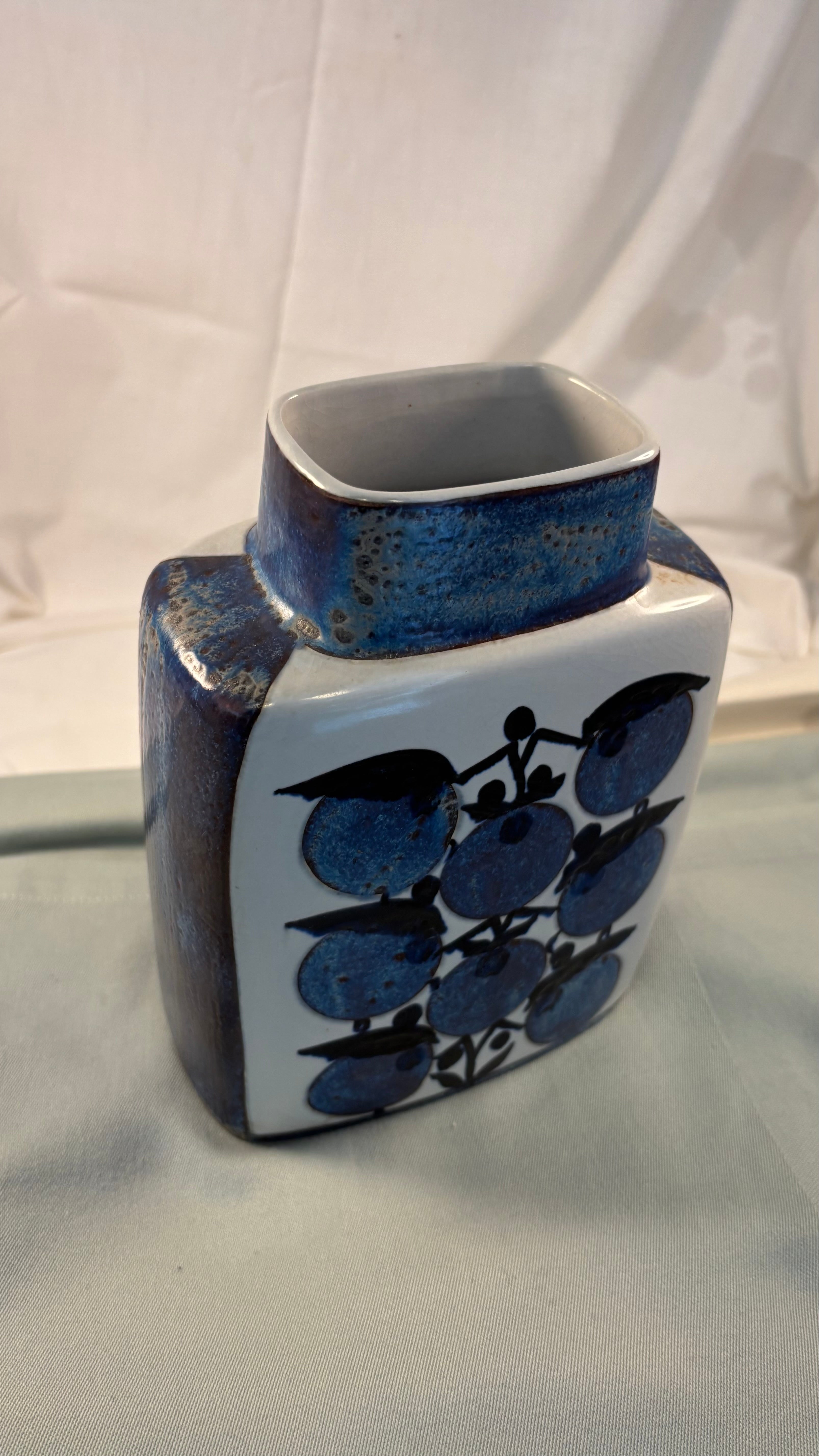 Royal Copenhagen Baca vase