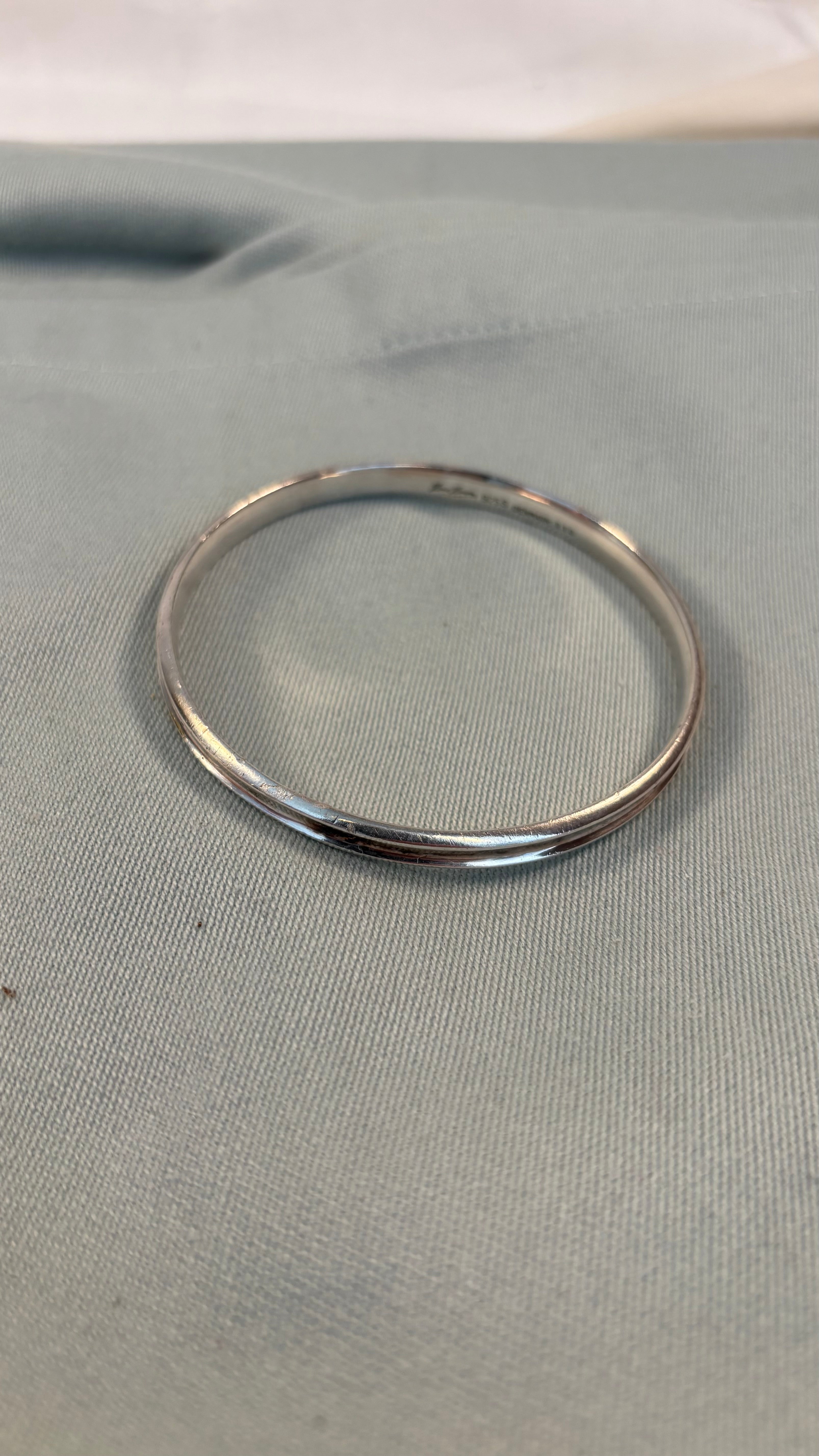 En klassisk Hans Hansen armring i sterlingsølv