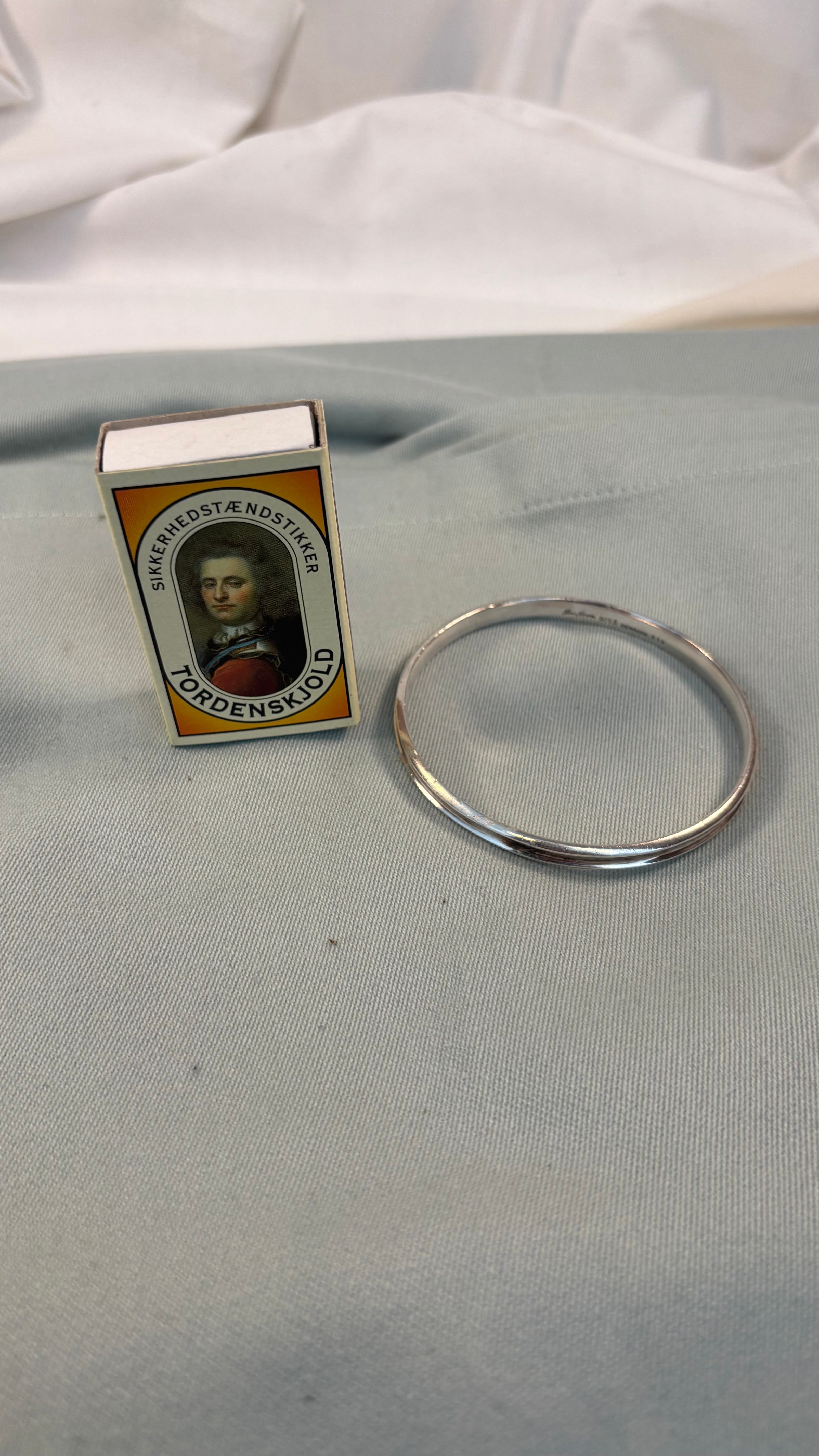 En klassisk Hans Hansen armring i sterlingsølv