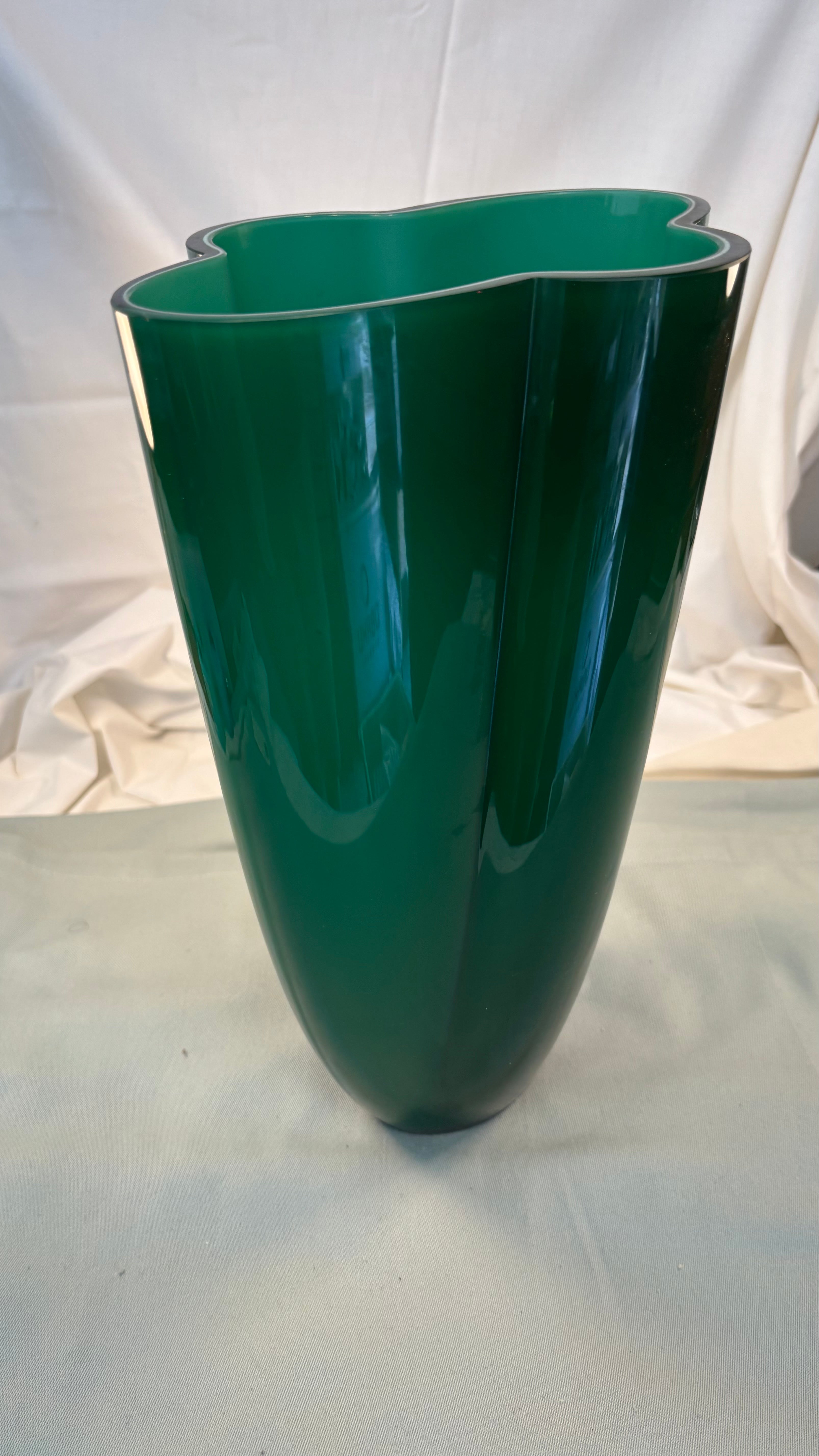 Stor og smuk Gardenia Vase fra Holmgaard