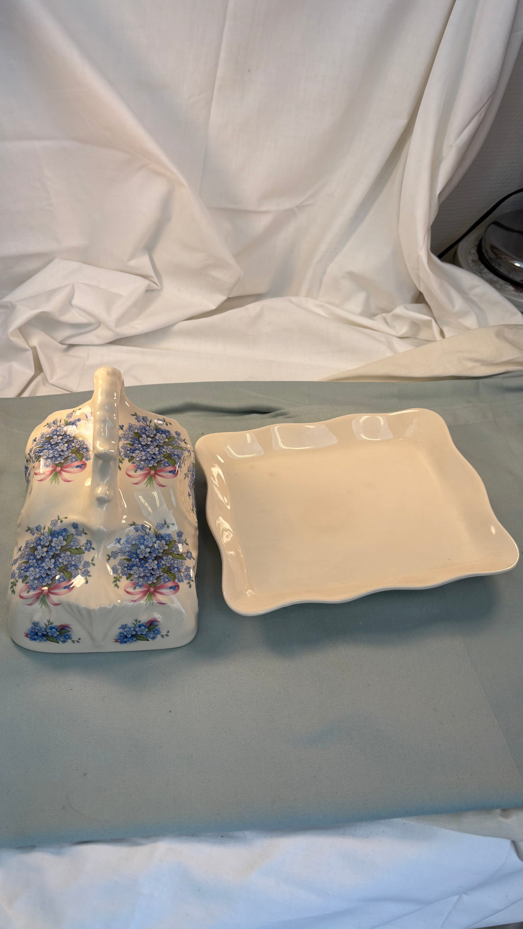 Vintage osteklokke i porcelæn